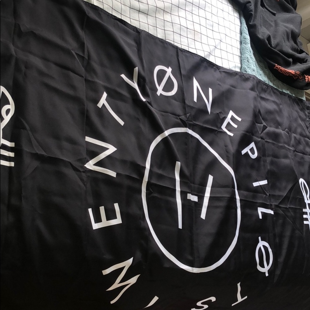 twenty one pilots wall flag